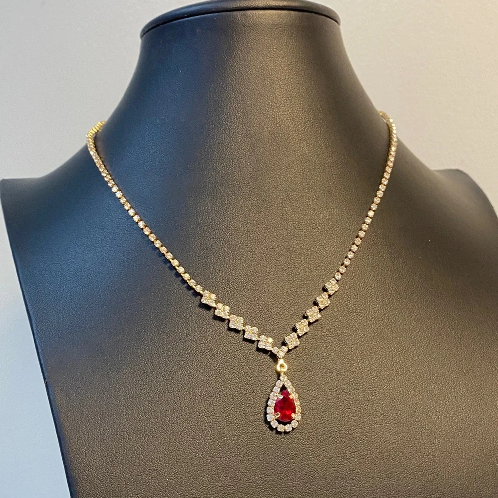 Bedazzled necklace - Picture 1 of 4